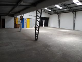 ARRIENDO BODEGA 500 M3 SECTOR DE SOLCA