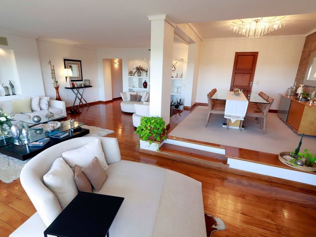 Departamento 4 ambientes cochera balcón Playroom