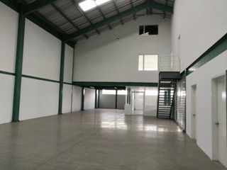 Foto 5 de VENTA BODEGA 995M2 INDUSTRIAL ALTO IMPACTO, NORTE DE QUITO