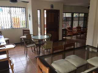 Se Alquila Casa Cerca del Mar en Chipipe - Salinas