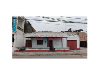 Foto 5 de Venta De Casa Al Frente A La Playa Chorrilos En  Barranca