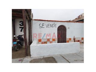 Foto 6 de Venta De Casa Al Frente A La Playa Chorrilos En  Barranca