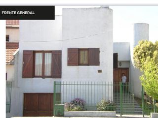 Foto 2 de Casa 3 amb. con jardin.
