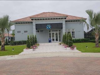 Foto 14 de Venta de espectacular Casa Esquinera Modelo Iris  en Etapa Brisana Urb. Casalaguna/A 5 minutos del Riocentro Dorado.