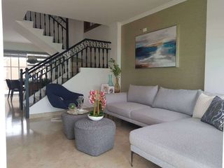 Foto 3 de Venta de espectacular Casa Esquinera Modelo Iris  en Etapa Brisana Urb. Casalaguna/A 5 minutos del Riocentro Dorado.