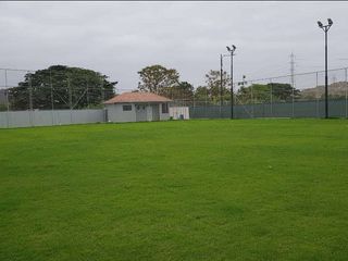 Foto 17 de Venta de espectacular Casa Esquinera Modelo Iris  en Etapa Brisana Urb. Casalaguna/A 5 minutos del Riocentro Dorado.