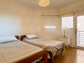Departamento en venta de 4 dormitorios c/ cochera en Playa Grande
