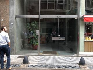 Oficina en alquiler microcentro sobre calle Reconquista CABA