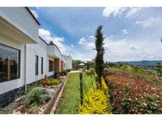 Hermosa casa finca de un solo nivel