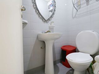 Venta Dpto 3 ambientes - piso alto - con toilette