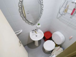 Venta Dpto 3 ambientes - piso alto - con toilette
