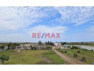 Foto 13 de 🌿 ¡Exclusivo Fundo Santa Apolonia en Venta – Moche, Trujillo! 🏡

Vive la experiencia de un refugio natural con modernas comodidades en una de las me