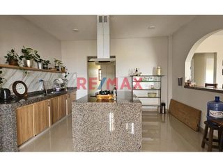 Foto 7 de 🌿 ¡Exclusivo Fundo Santa Apolonia en Venta – Moche, Trujillo! 🏡

Vive la experiencia de un refugio natural con modernas comodidades en una de las me