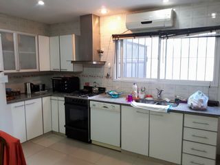Foto 3 de Casa en venta en Quilmes Oeste