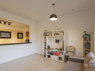 PH en venta - 1 dormitorio 1 baño - Amplio patio - 140mts2 - La Plata
