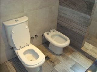 Foto 19 de Amplia y moderna Casa 4 dormitorios y piscina zona Parque Primavesi