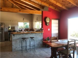 VENTA DE VIVIENDA EN CUATRO HORIZONTES - VIV0164