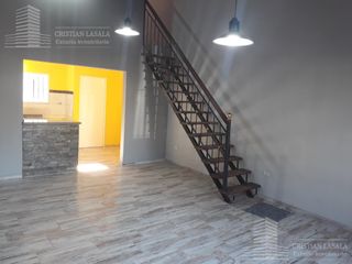 Casa 5 Ambientes en 2 plantas Vende-permuta-Ituzaingo Norte