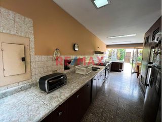 Foto 7 de Casa ideal para una familia grande, con una antigüedad de 50 años, por remodelar, pero en excelente estado.  Se vende a precio de terreno, con sistema