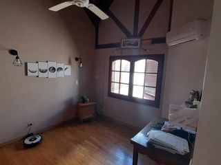 Casa en venta - 3 Dormitorios 5 Baños 1 Cochera - 335Mts2 - Villa Urquiza