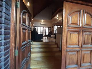 Casa en venta - 3 Dormitorios 5 Baños 1 Cochera - 335Mts2 - Villa Urquiza