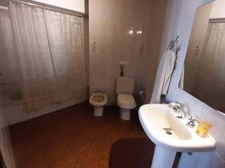Casa en venta - 3 Dormitorios 5 Baños 1 Cochera - 335Mts2 - Villa Urquiza