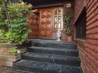 Casa en venta - 3 Dormitorios 5 Baños 1 Cochera - 335Mts2 - Villa Urquiza