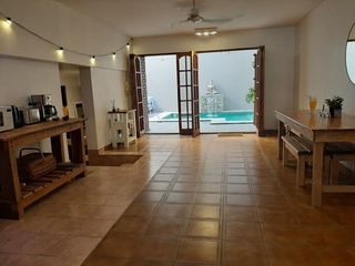 Casa en venta - 3 Dormitorios 5 Baños 1 Cochera - 335Mts2 - Villa Urquiza