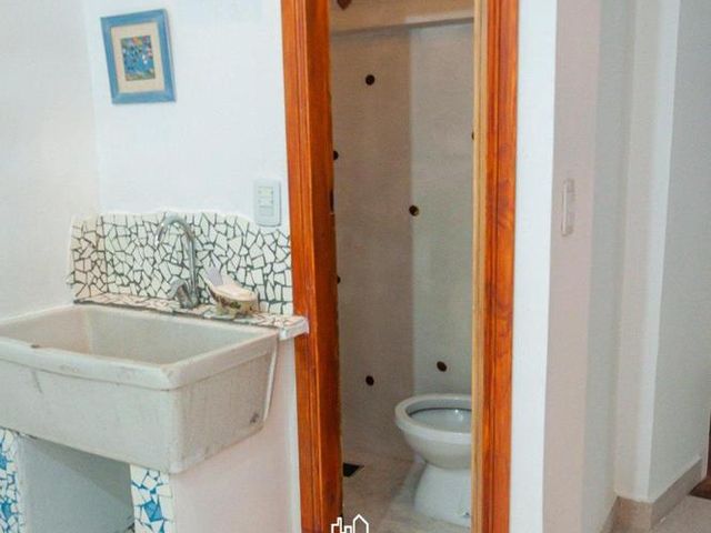 VENTA PH 3 AMBIENTES más ESCRITORIO FRENTE ENTRADA INDEPENDIENTE