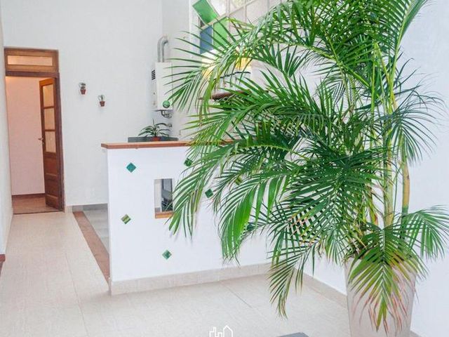 VENTA PH 3 AMBIENTES más ESCRITORIO FRENTE ENTRADA INDEPENDIENTE