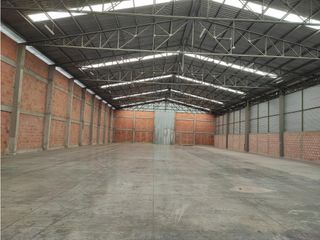 Foto 3 de BODEGA EN ARRIENDO MADRID 1750 M²