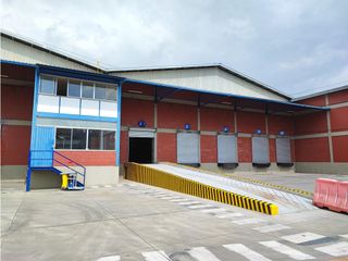 Foto 4 de BODEGA EN ARRIENDO MADRID 1750 M²