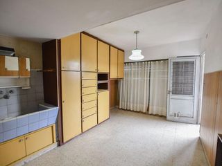 PH en venta - 3 Dormitorios  2 Baños - 162Mts2 - Los Hornos [FINANCIADO}