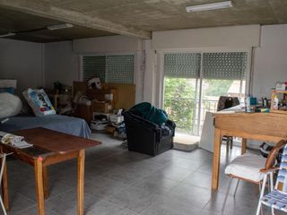 Oficina de 5 ambientes con cochera en venta en Martinez