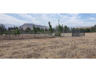 Foto 4 de Excelente terreno en arriendo, muy buenos accesos y conectividad. 5000 mt2.