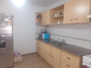 Vendo duplex en Rivadavia 942