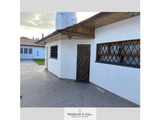 Foto 4 de CHALET DE 4 AMBIENTES EN PARQUE LURO CON GGE DOBLE Y QUINCHO