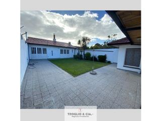 Foto 6 de CHALET DE 4 AMBIENTES EN PARQUE LURO CON GGE DOBLE Y QUINCHO