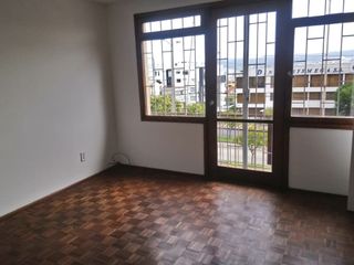 Foto 3 de Arriendo casa en la Av. América, sector Colegio San Gabriel