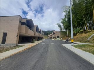 Foto 1 de LOTE PARA CONSTRUIR LA CASA DE TUS SUEÑOS EN EL RETIRO
