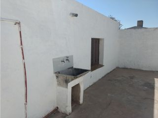 Foto 2 de Propiedad -Condominio de 5 Departamentos en Bº Jardín