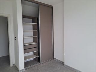Venta departamento con cochera. Cipolletti