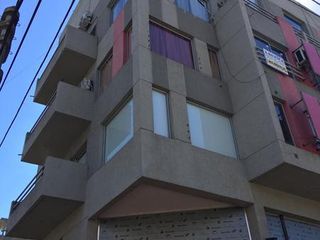 Foto 2 de Departamento 2 Ambientes Venta Moreno