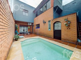 VENTA CASA DOS DORMITORIOS EN BARRIO LOURDES ROSARIO
