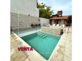 Foto 1 de VENTA Chalet 6 AMB reciclado con piscina climatizada - zona Güemes MdP