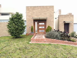 Foto 2 de casa en venta en yerbabonita bosque nativo. Cod V8408258