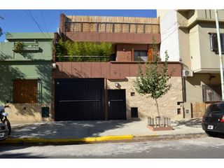 Casa Martinez Castro al 200 5 amb c/dep, coch cub, parrilla, terraza. Apto créd. -RETASADO