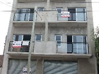 Foto 2 de Departamento en venta en Florencio Varela Este