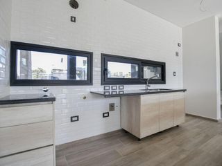 Casa en venta - 3 Dormitorios 4 Baños - Cochera - 624Mts2 - José Hernández, La Plata