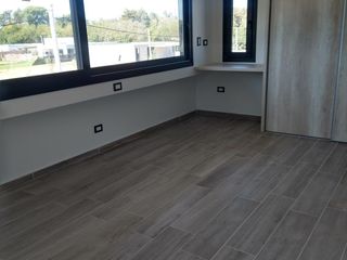 Casa en venta - 3 Dormitorios 4 Baños - Cochera - 624Mts2 - José Hernández, La Plata